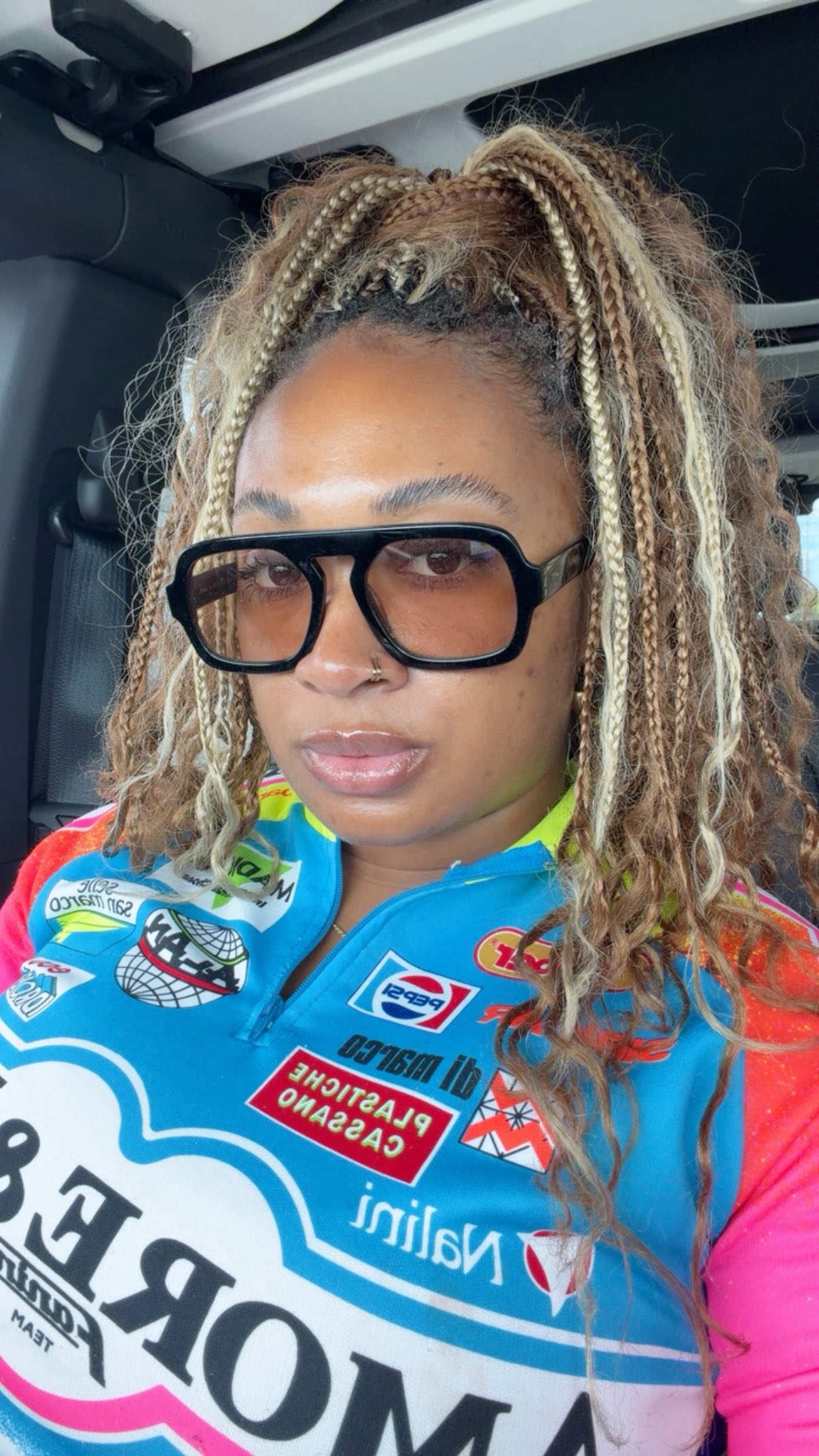 Millennials 🤝🏾 jean jackets, a love love relationship 🤣✨

How many jean jackets do you own? 👀
