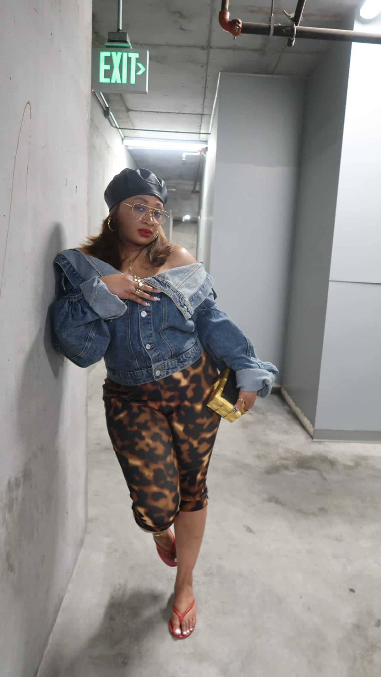 What Would Derria Wear IRL ✨
Jacket: @swankaposhstores @swankaposh 
Beret: @manieredevoir 
Leggings: @nakedwardrobe 
Heels: @macys 
Glasses: @elisajohnson.co 
Bag: @brandonblackwoodnyc